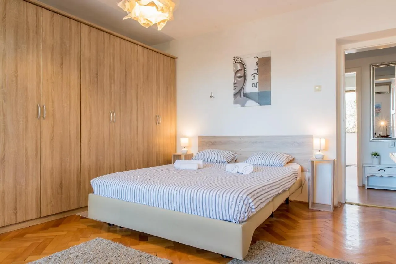 Apartment Dee&Dee Split 0*,  Croatia